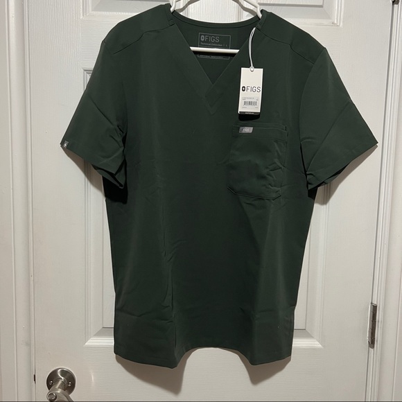 Figs Men’s Leon scrub top in Dark Moss - Picture 1 of 7